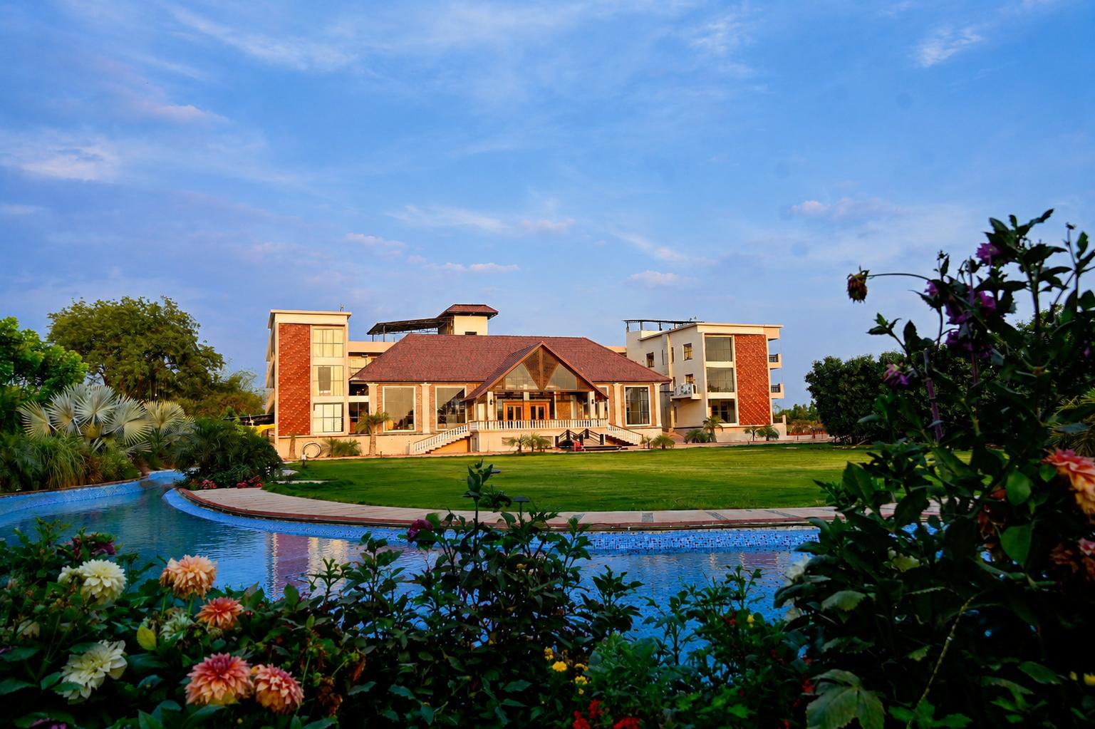 THE VILLAGE LAKE, VARANASI hotel membership offer